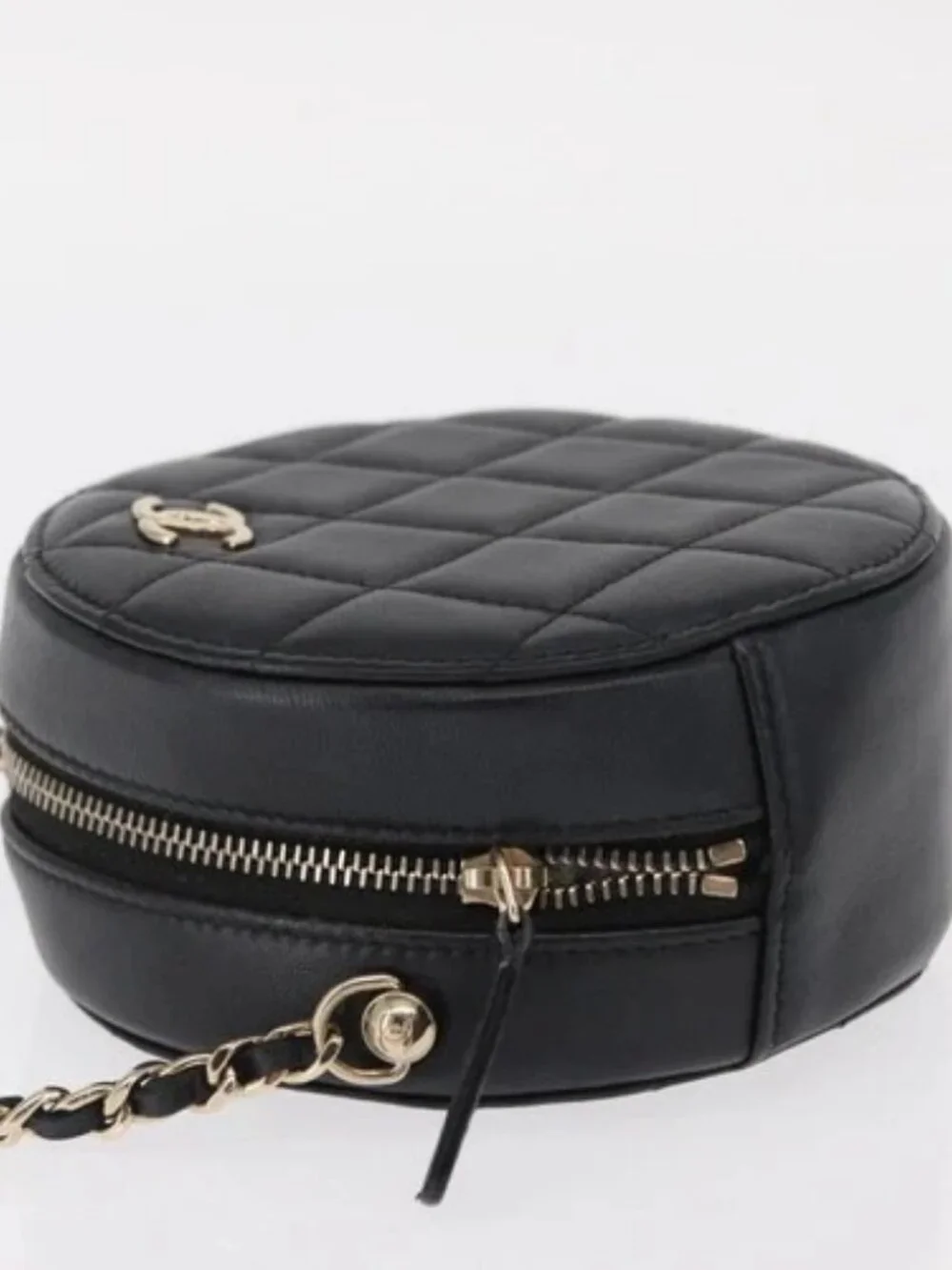 CHANEL brand	chanel color	black